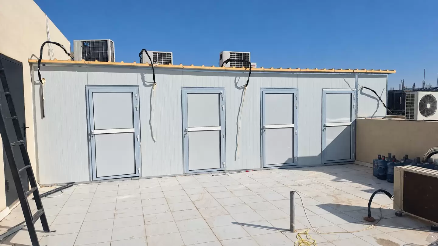 غرف سطح بألواح ساندويش بانل
